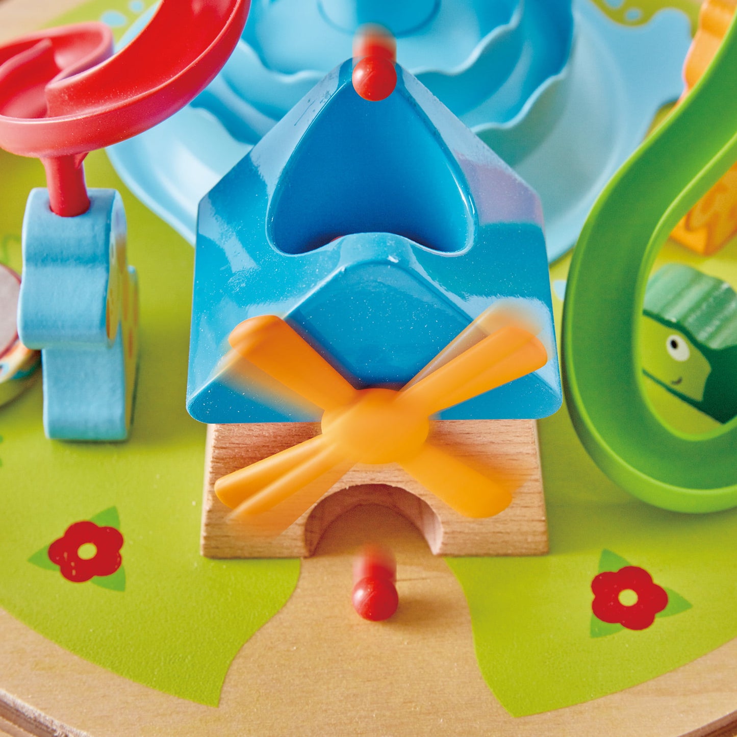 Jucarie din lemn - Labirint magnetic 3D