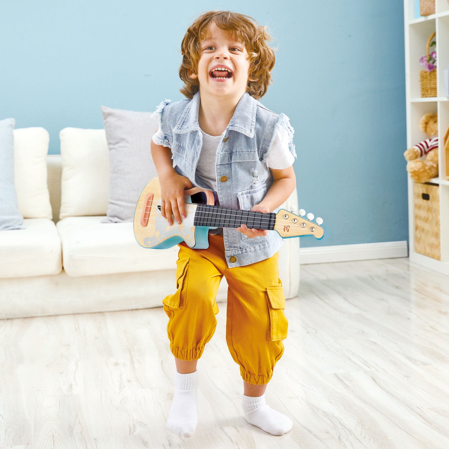 Jucarie din lemn – Instrument Ukulele (chitara) alba copii – invata sa canti cu lumini