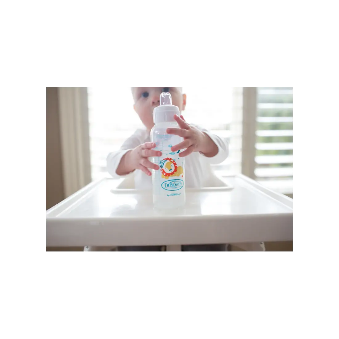 Biberon din plastic cu Gat Ingust, 250 ml., cu cioc ptr. inghitituri mici, Design Leu (BPA Free)