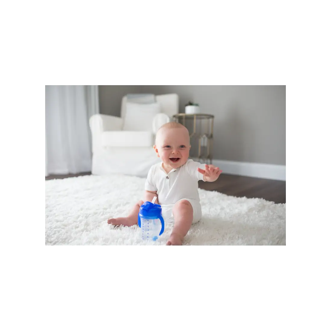 Prima canita cu pai a bebelusului 270 ml. 6 luni+