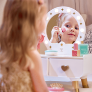 Jucarie din lemn - Masa de toaleta eleganta pentru copii (14 piese)