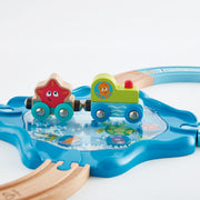 Jucarie din lemn - Tren de jucarie cu animale marine (15 piese)