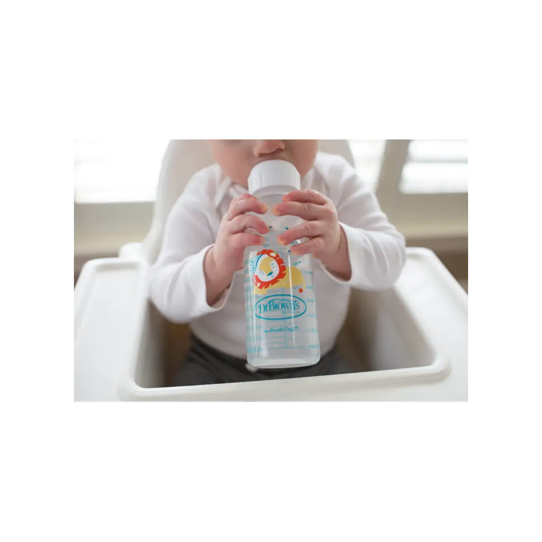 Biberon din plastic cu Gat Ingust, 250 ml., cu cioc ptr. inghitituri mici, Design Leu (BPA Free)
