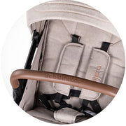 Carucior sport Chipolino Ultera cu husa picioare tiramisu