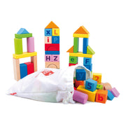 Cuburi din lemn de construit cu litere si cifre (80 piese in cutie)