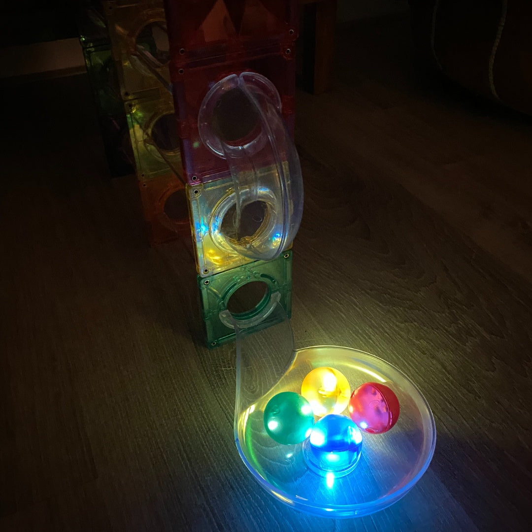 Joc magnetic Circuit cu bile luminoase 100 piese, Cleverclixx