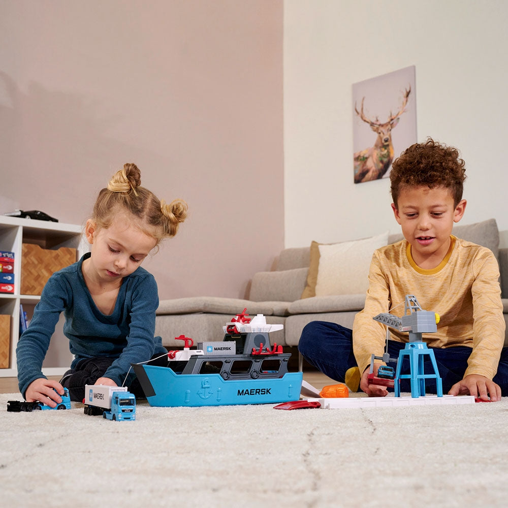 Set Majorette Creatix Logistic Freight Ship cu nava, camion si macara